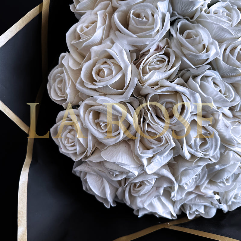 50 white roses wrapped in pink dior paper ✨ #bonitaflorbouquets #foryo